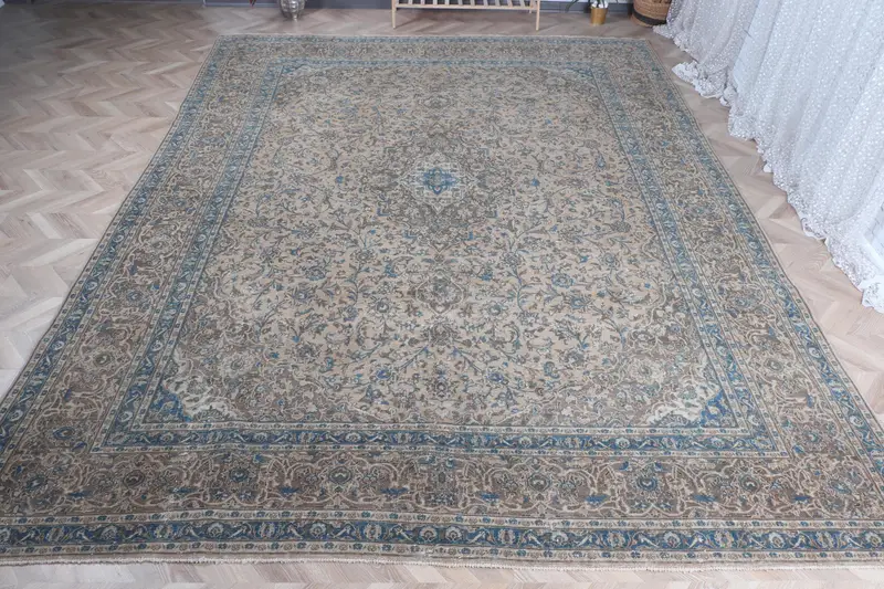 Handgefertigter brauner Ikat-Teppich, 0,8 x 9,6 Fuß, blaue Akzente