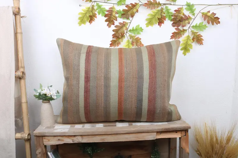 Braun & Orange gestreiftes Kissen, Vintage besticktes Kissen