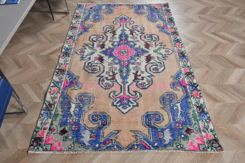 Canlı 4x6 ft Halı, Geometrik ve Çiçek Motifleri