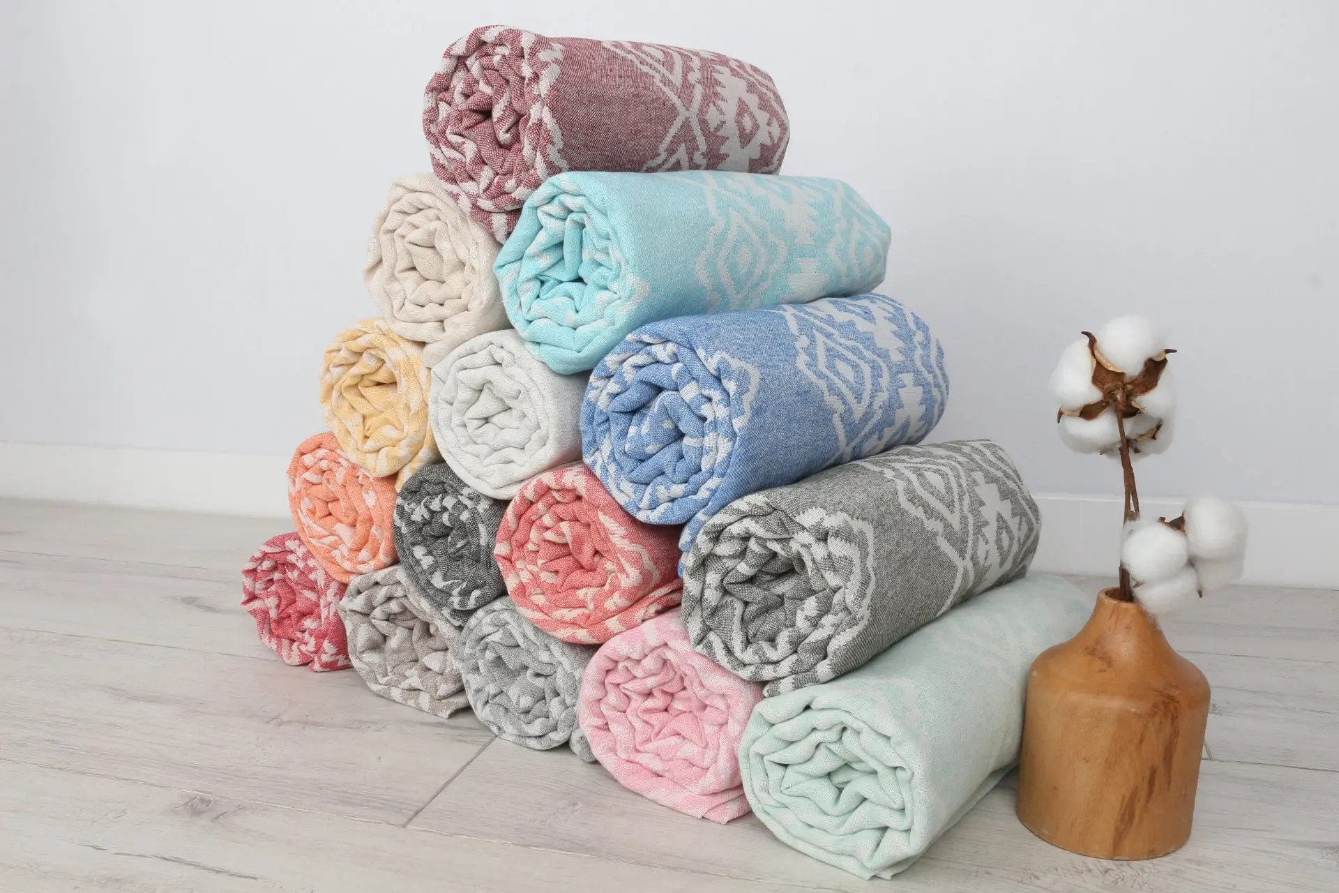 Personalized Geometric Towel Turkish Cotton Beige, 40x73 Inches - 1