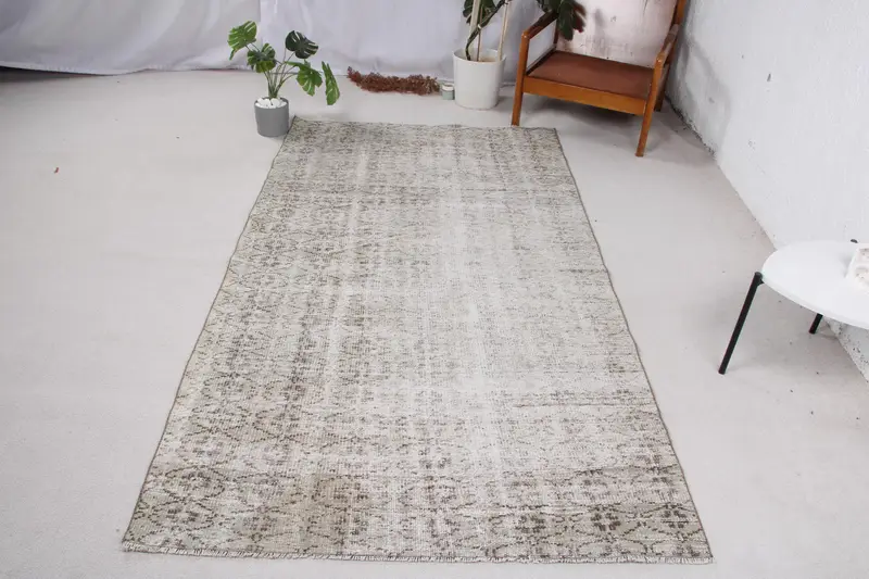 エレガントなグリーンのオリエンタルラグ、4.3x8.1フィートのシックな装飾