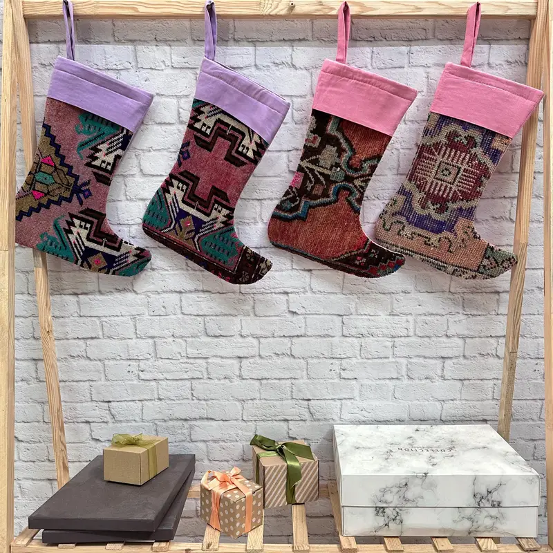 Medias de adorno navideño gris y rosa, decoración festiva navideña