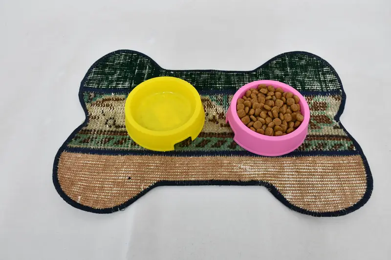 Bohemian Green & Bronze Round Wool Placemat, Traditional Bohemian Placemat