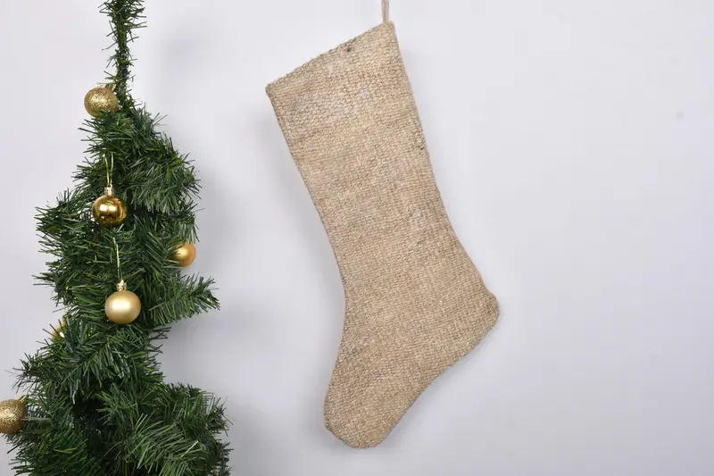 Şenlikli Noel Süsleri Deseni, 7 İnç Genişliğinde Noel Çorabı