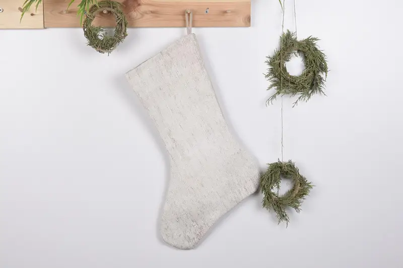 Şenlikli Noel Süsleri Deseni, 19 İnç Genişliğinde Noel Çorabı