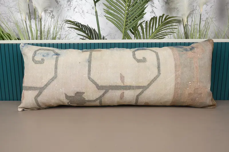 Besticktes Beige- und Braunes Kissen, 16x42 handgemachtes Wurfkissen