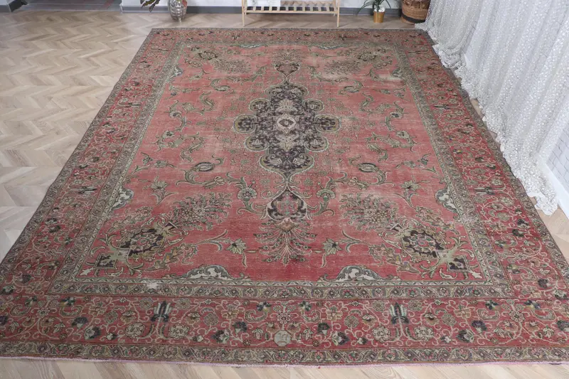 Alfombra Ikat roja hecha a mano, 0,8x12,6 pies con detalles en azul