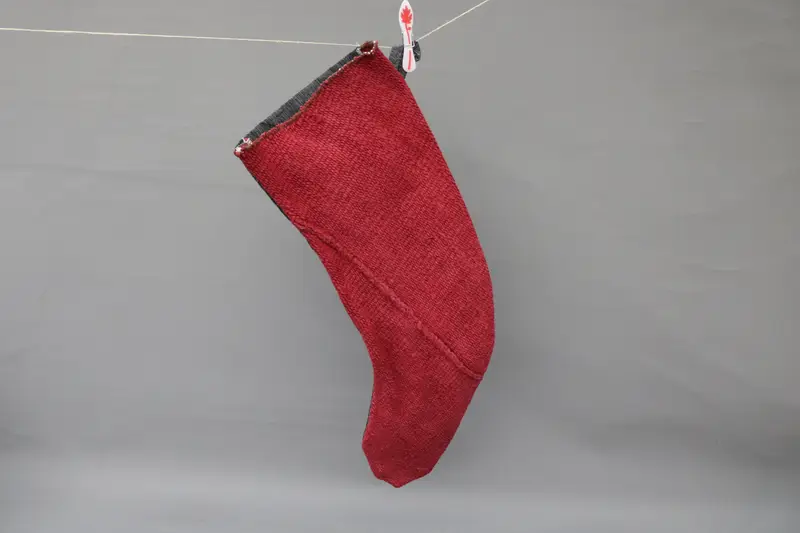 Süslü Kırmızı Noel Çorabı, Şenlikli Tatil Dekorasyonu