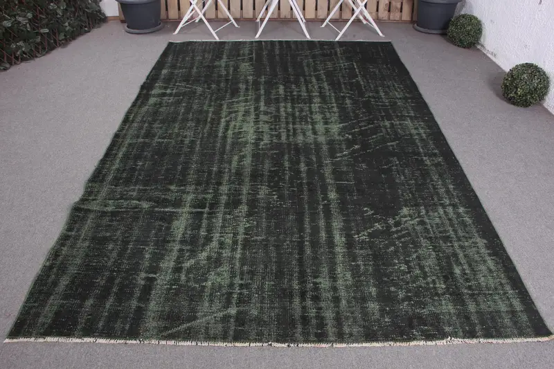 Alfombra hecha a mano en verde y negro, 1,8x2,5m con lunares