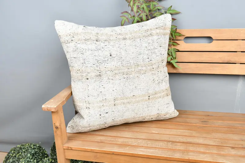 El yapımı çizgili dekoratif yastık, 24x24 inç büyüklüğünde yastık