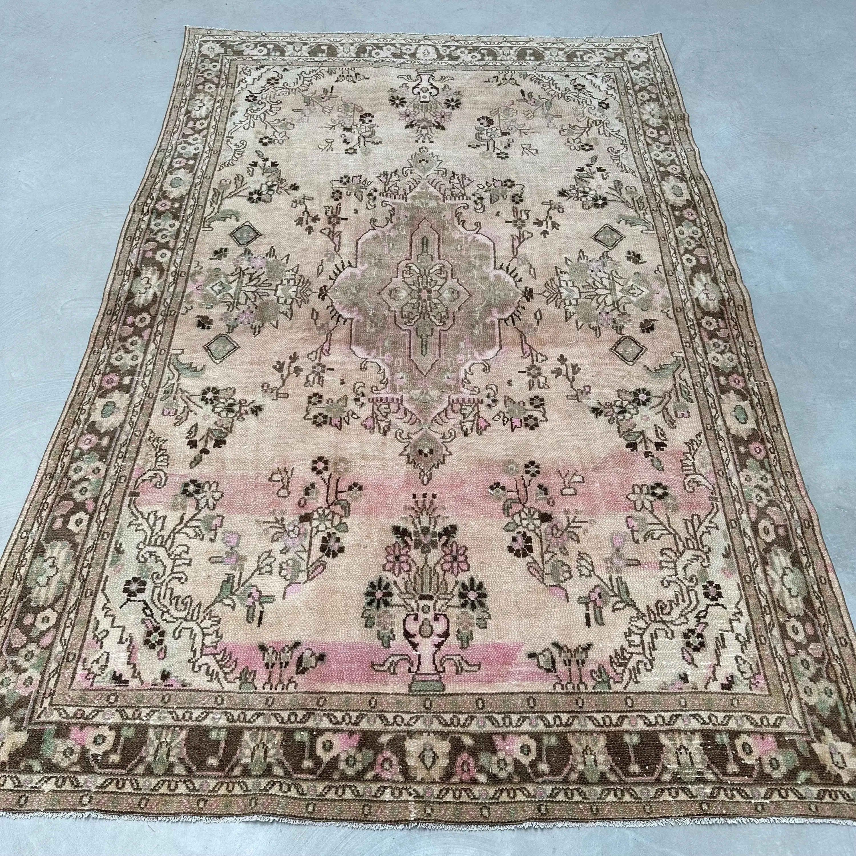 6.7x10 ft Büyük Türk Vintage Halısı, Gri Bordürlü Yün Halı - 1