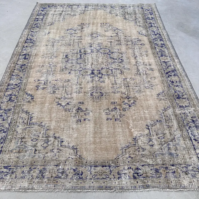 Türkischer Vintage-Teppich, 7 x 10,2 Fuß großer Übergröße-Teppich, blaugrauer Blumenteppich - 1