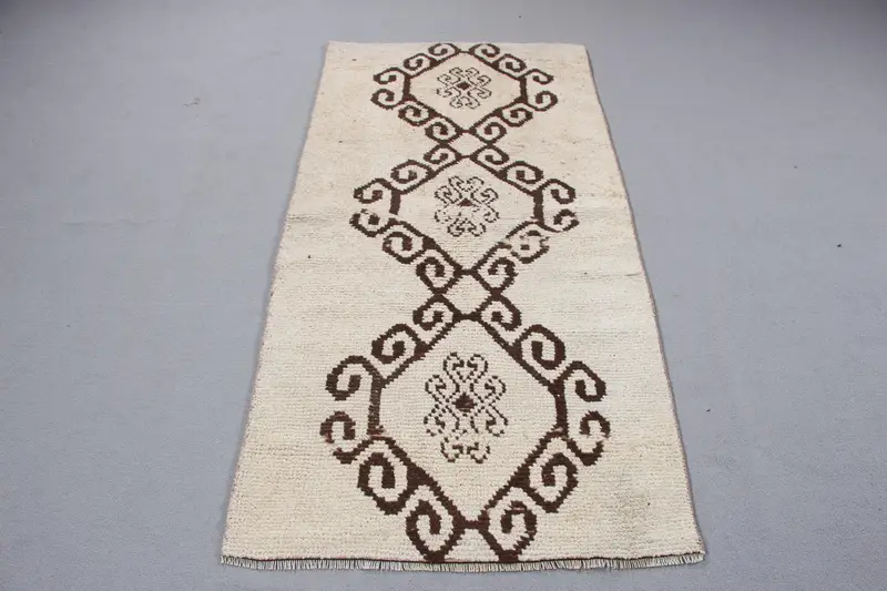 Türk Aksanlı Halı 3x6.2 ft, Beyaz Kahverengi Hayvan Baskılı Yün Halı - 1