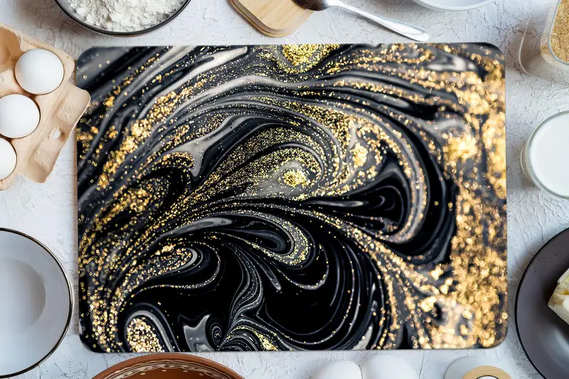 きらめくゴールドの大理石ガラスまな板、モダンなキッチンの必需品