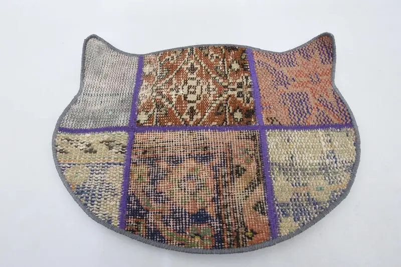 Bohemian Red & Beige Round Wool Placemat, Traditional Pattern Placemat