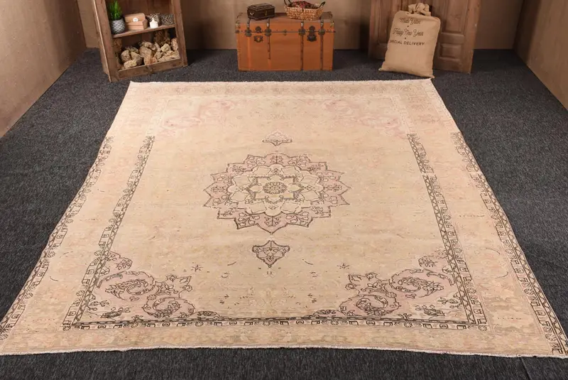 Vintage Turkish Rug, 9.5x12.8 ft Oushak Rug, White Pink Moroccan Wool Rug - 1
