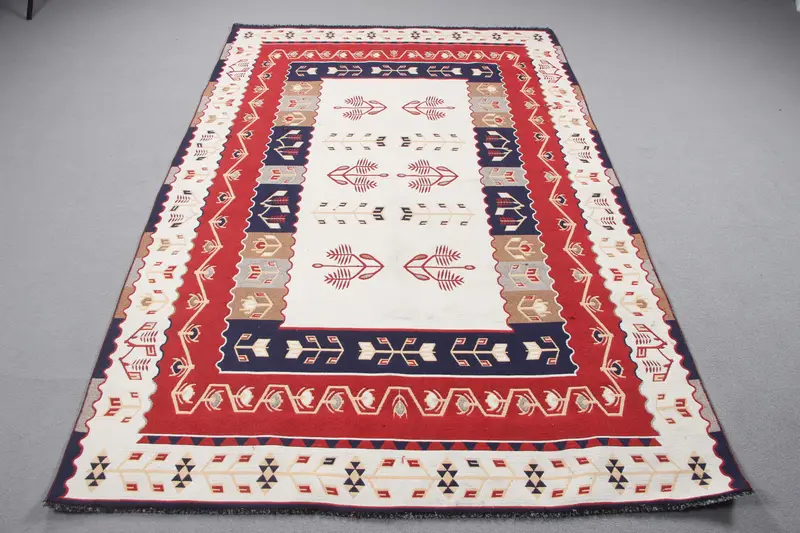 Zarif Bej ve Kırmızı Çiçekli Halı, 4,9x7,6 ft Şık Dekor