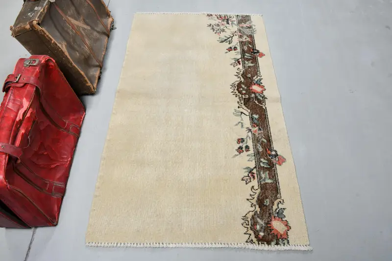 3x5,2 ft türkischer Vintage-Teppich, Akzentteppich, beige-brauner Wollteppich mit Pflanzen und Bäumen - 1