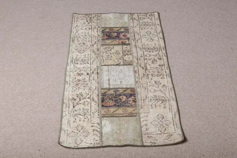 Zarif Bej ve Yeşil Fas Halısı, 1,9x3,9 ft