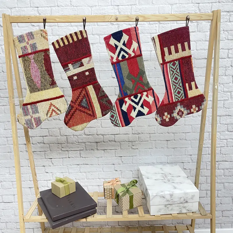 Kırmızı ve Sarı Noel Süsleri Çorabı, 7 inç Geniş Pamuklu Çorap