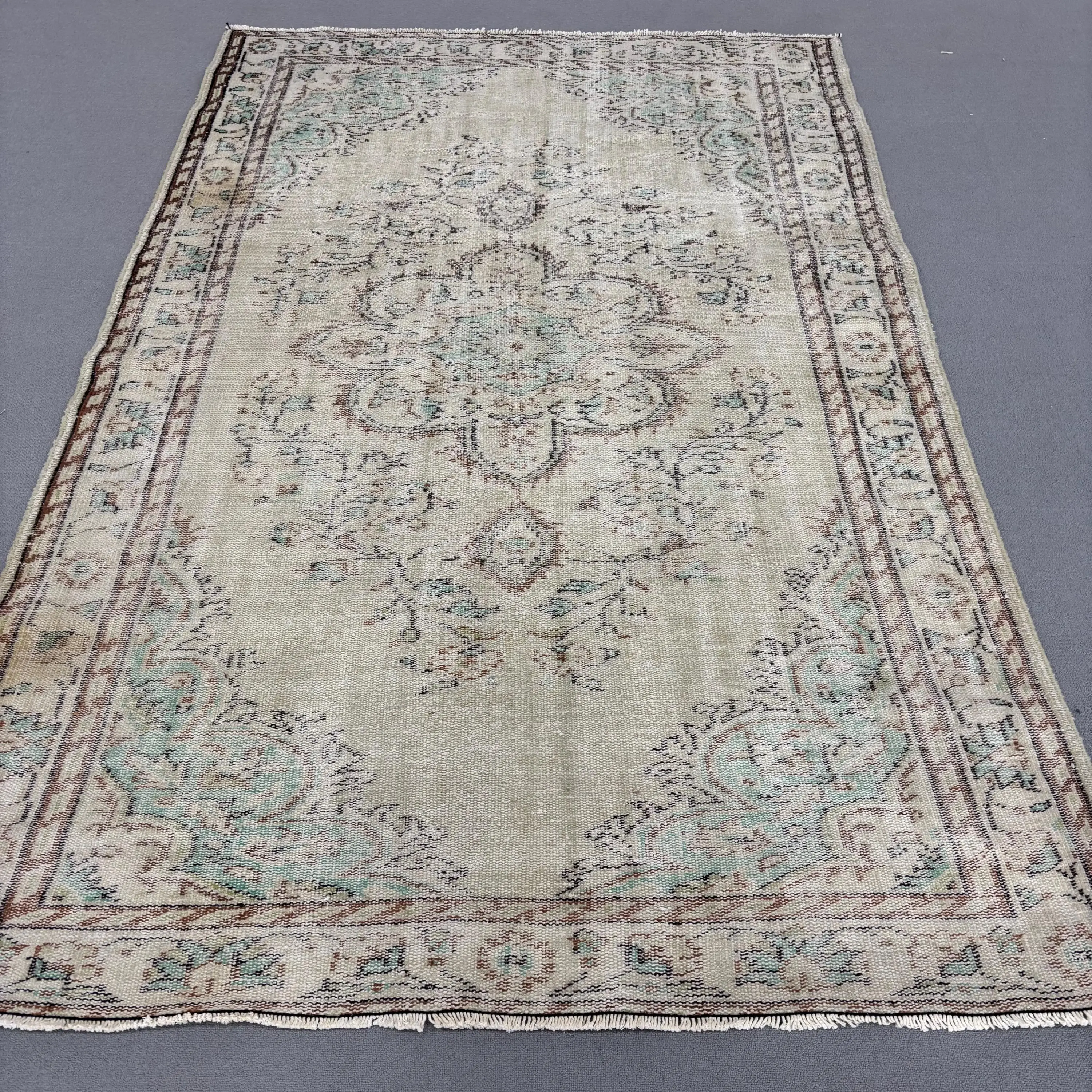 Türk Büyük Halı 5.3x8.2 ft, Kahverengi Mavi Çiçekli Halı Yün - 1