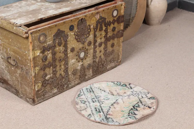 Brauner, grüner Teppich 1,7 x 1,7 Fuß, einfarbiges Muster