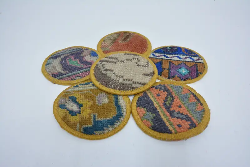 Grüner und bronzefarbener Kelim-Untersetzer, einzigartiger Boho-Wohndekor-Untersetzer