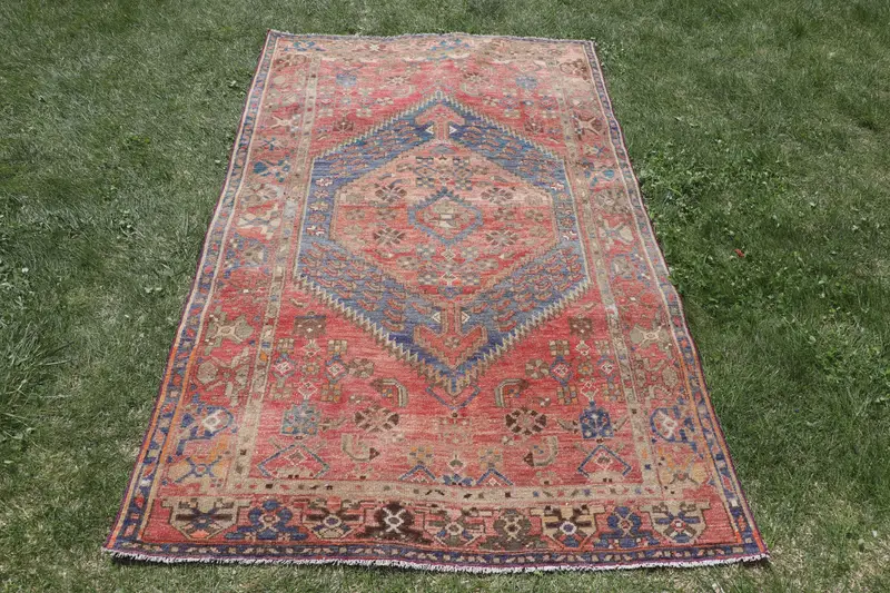 Kırmızı ve Mavi Halı, 3,9x6,5 ft Zarif Bordürlü Tasarım