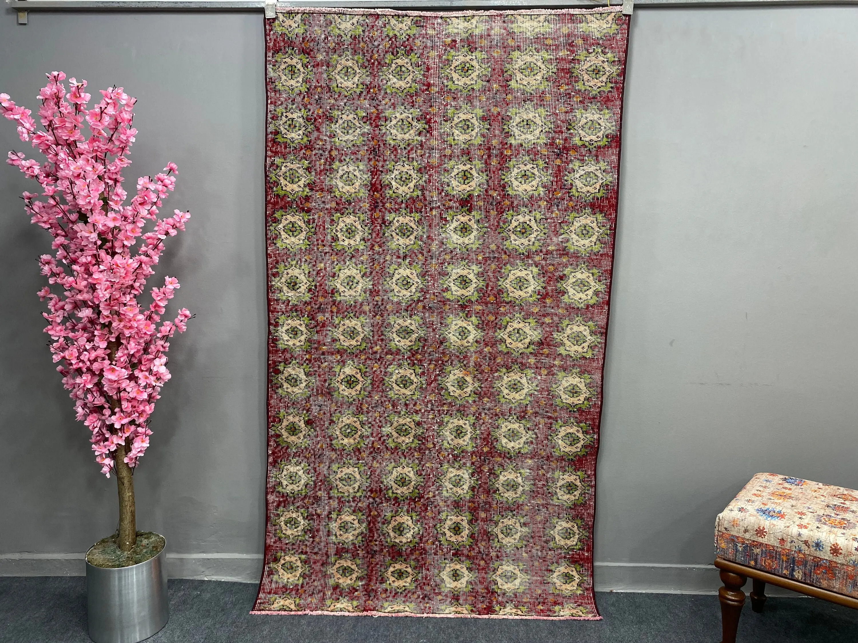 3.8x6.7 ft Vintage Türk Halısı, Alan Halısı, Kırmızı Çiçekli Halı - 1