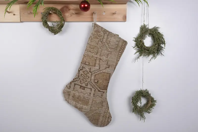 Şenlikli Noel Süsleri Deseni, 19 İnç Genişliğinde Noel Çorabı