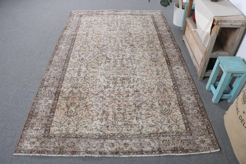 Eleganter Teppich in Beige und Lila, 4,8 x 7,9 Fuß, floral-geometrisches Design