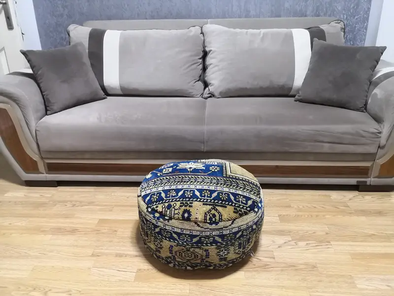 ブルー & ゴールド キリム風プーフ、ハンドメイド ウール オットマン プーフ