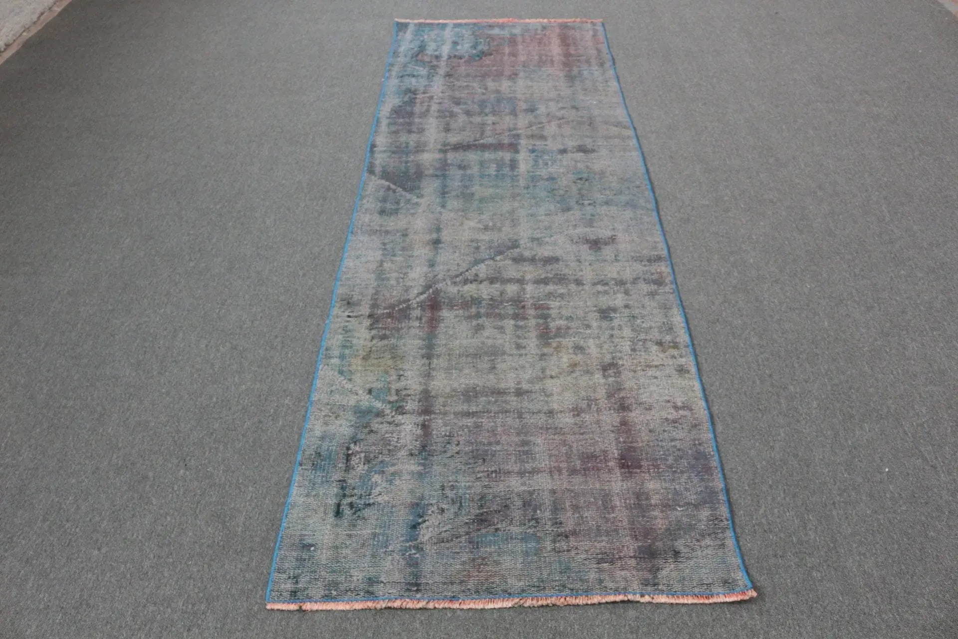 Vintage Teppich 2,8x8,4 ft (86x255 cm), blauer massiver türkischer Teppich - 1