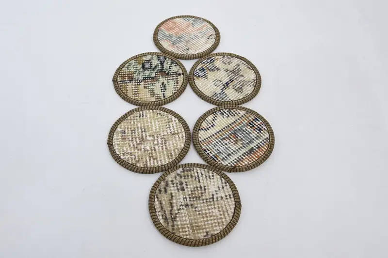 Elegante beige und grüne Untersetzer, langlebige runde Untersetzer