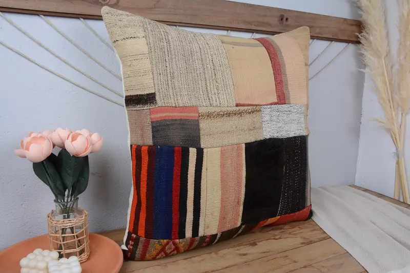 Beige & braunes Patchwork-Wurfkissen, Vintage besticktes Kissen