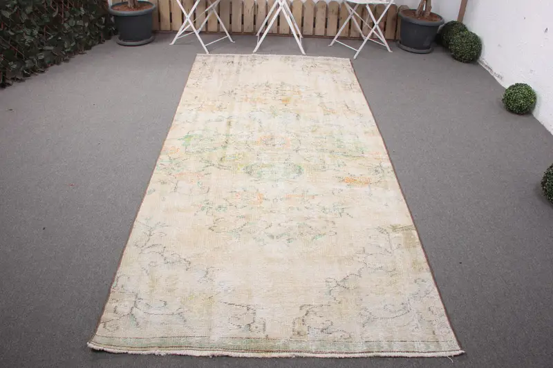 Zarif Bej Halı, 4,2x9,1 ft Yeşil Bordürlü Tasarım