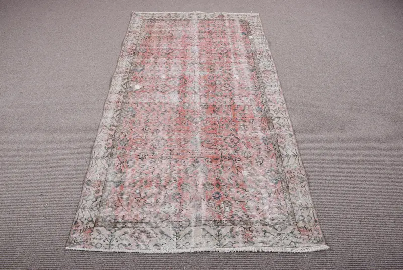 赤と緑の花柄ラグ、3.5x6.4フィートのエレガントな装飾