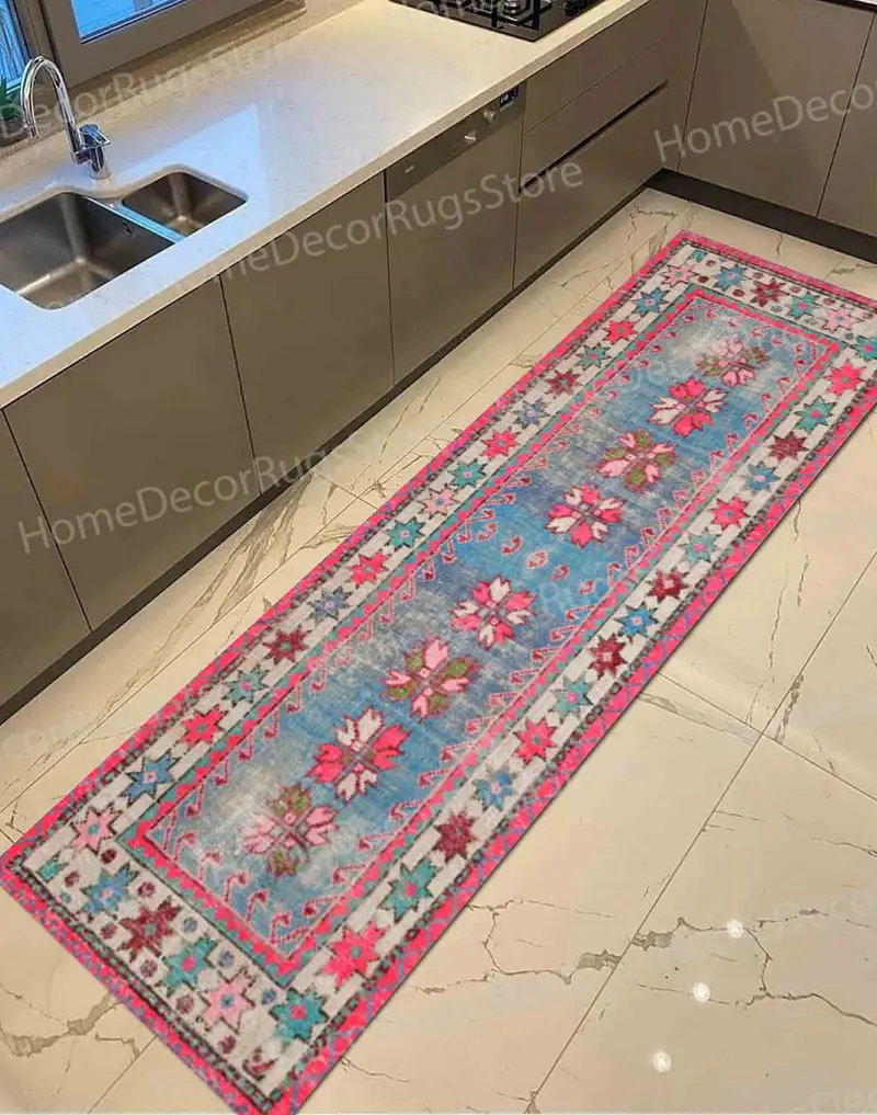 Von den Azteken inspirierter bedruckter Teppich: Moderne Kelim- und geometrische Muster