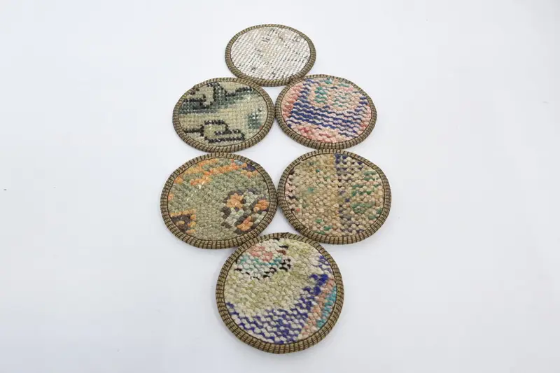 グリーンとブロンズのキリムコースター、エレガントな織物ラグコースター