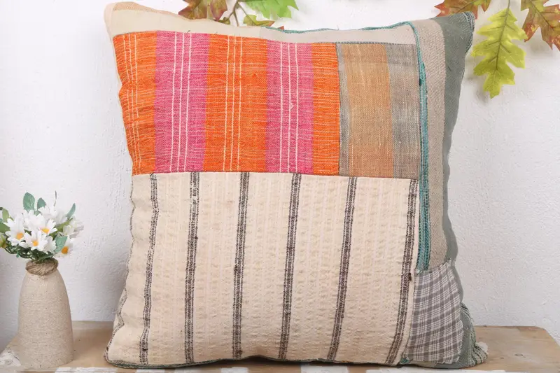 Beige, orangefarbenes Patchwork-Wurfkissen, 22x22 besticktes Kissen, handgefertigtes Vintage-Design