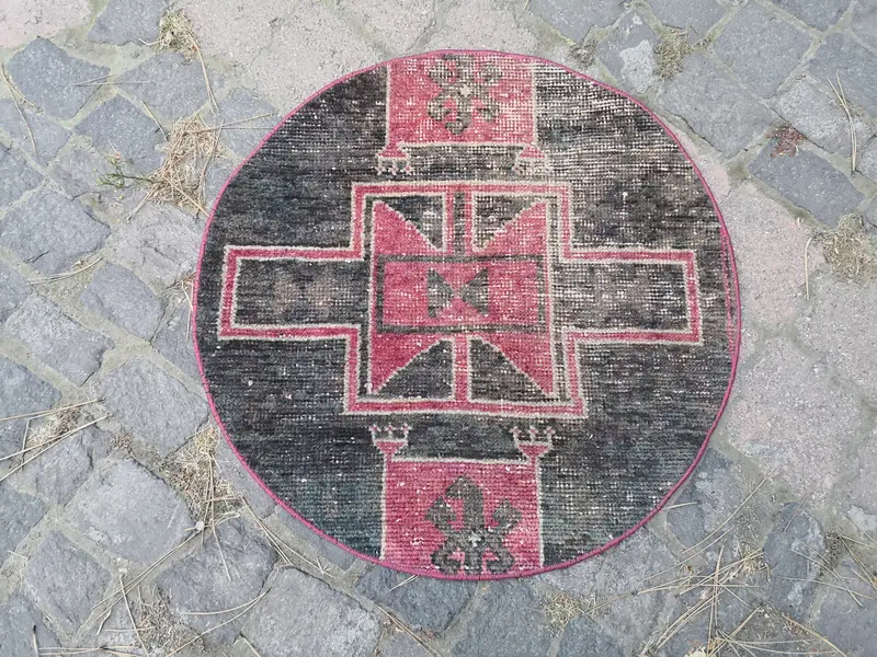 Alfombra floral roja, 2,5 x 2,5 pies con acento gris