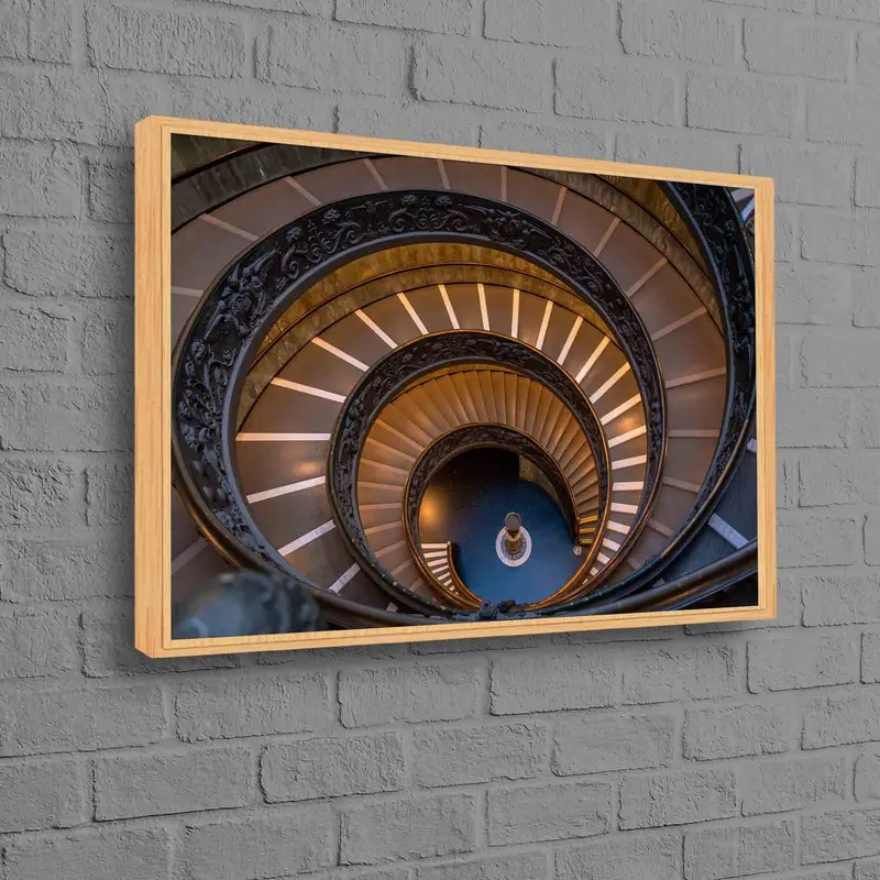 Vatikan Döner Merdiven Kanvası: İtalya'nın Zamansız Zarafeti