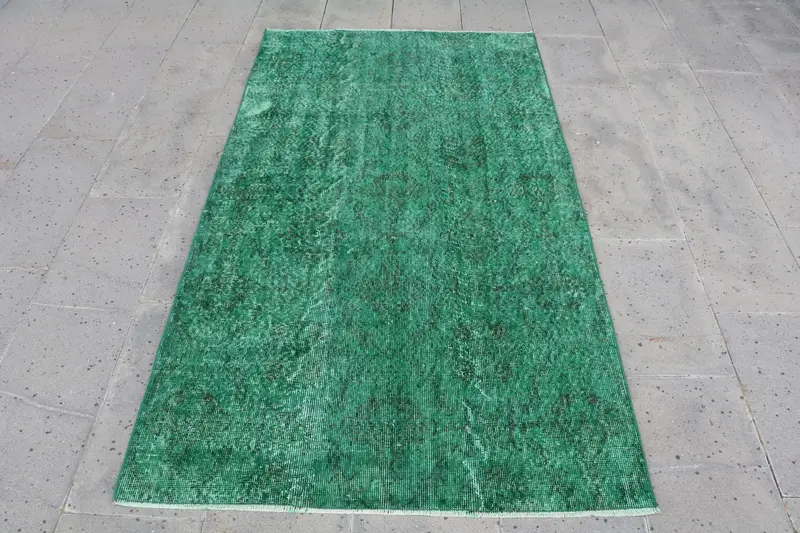 ブラウンアクセント付きグリーンラグ、3.7x6.6フィートのエレガントな装飾