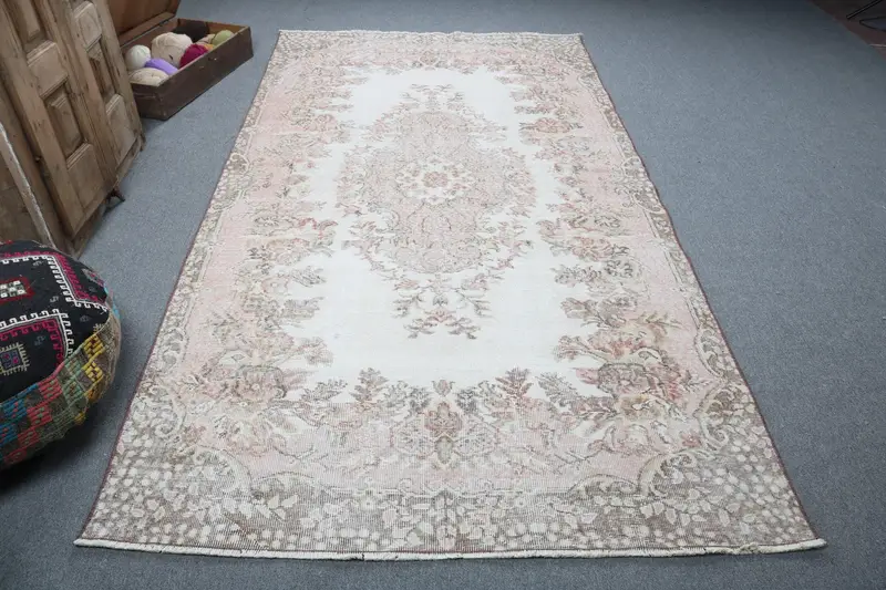 Vintage Türk Halısı 5,1x9,5 ft (154x290 cm), Oushak Beyaz Patchwork Halı - 1