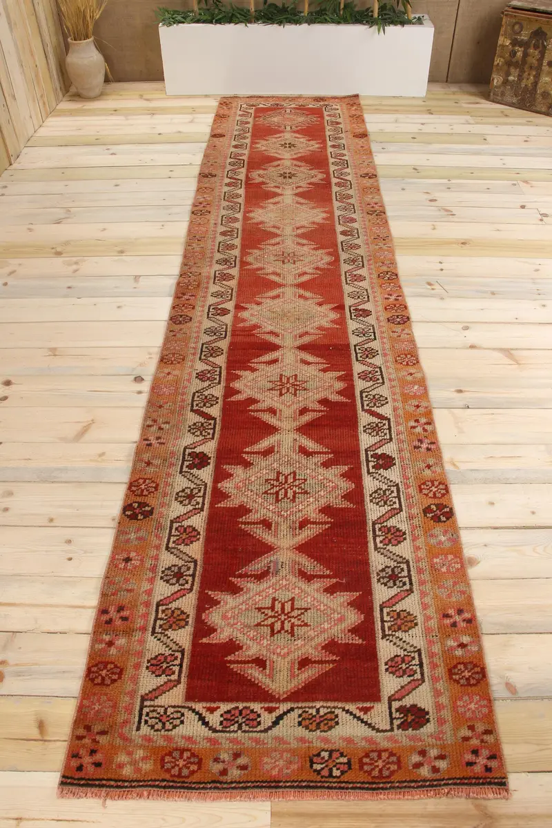 Handgefertigter roter Teppich, 2,3 x 12,2 Fuß großes Randdesign