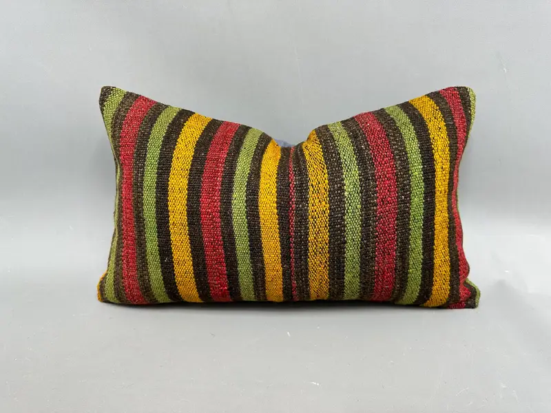Rot-grün gestreiftes Kissen, Vintage besticktes Kissen