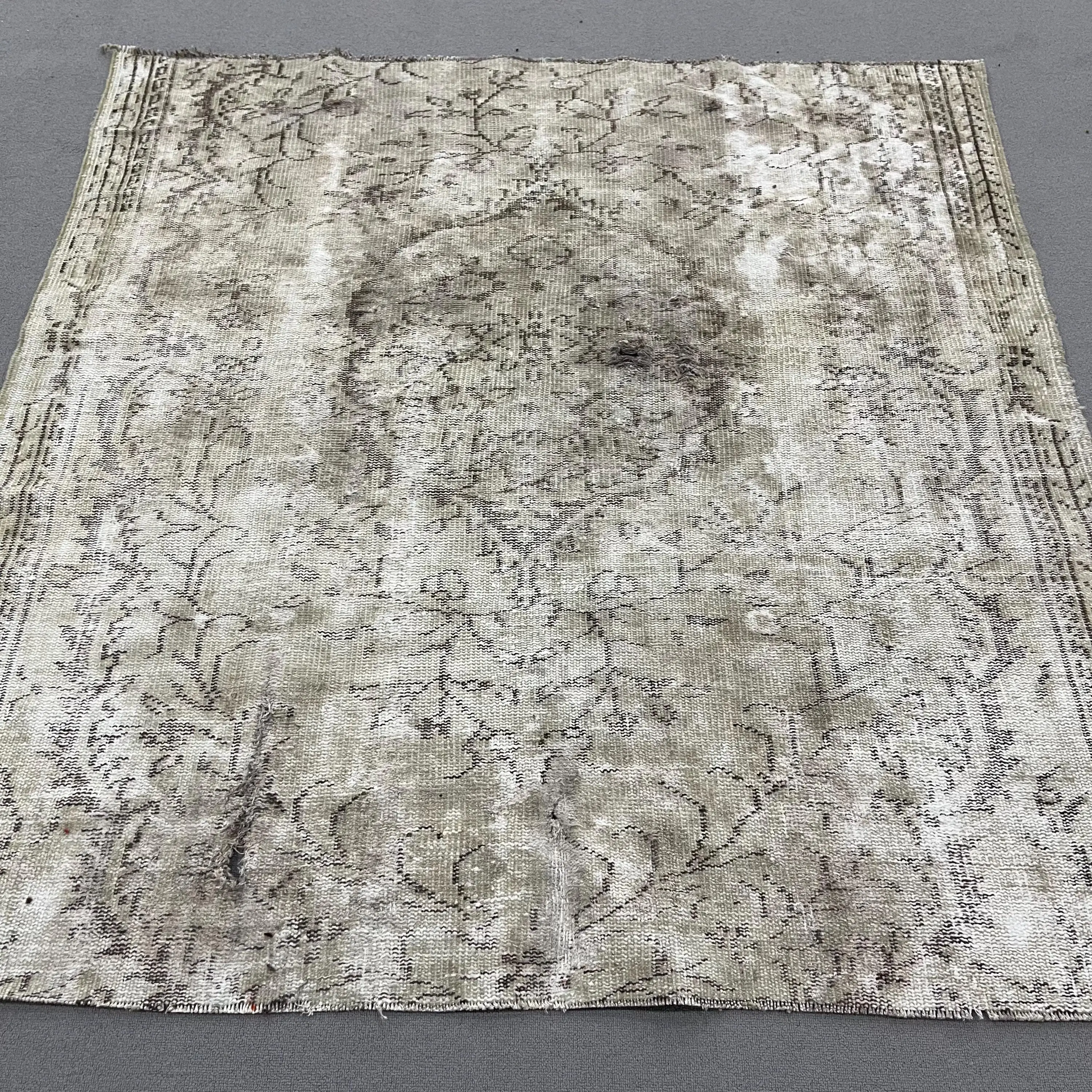 5.4x5.4 ft Turkish Rug, Vintage Area Rug, Gray Bordered Wool Rug - 1