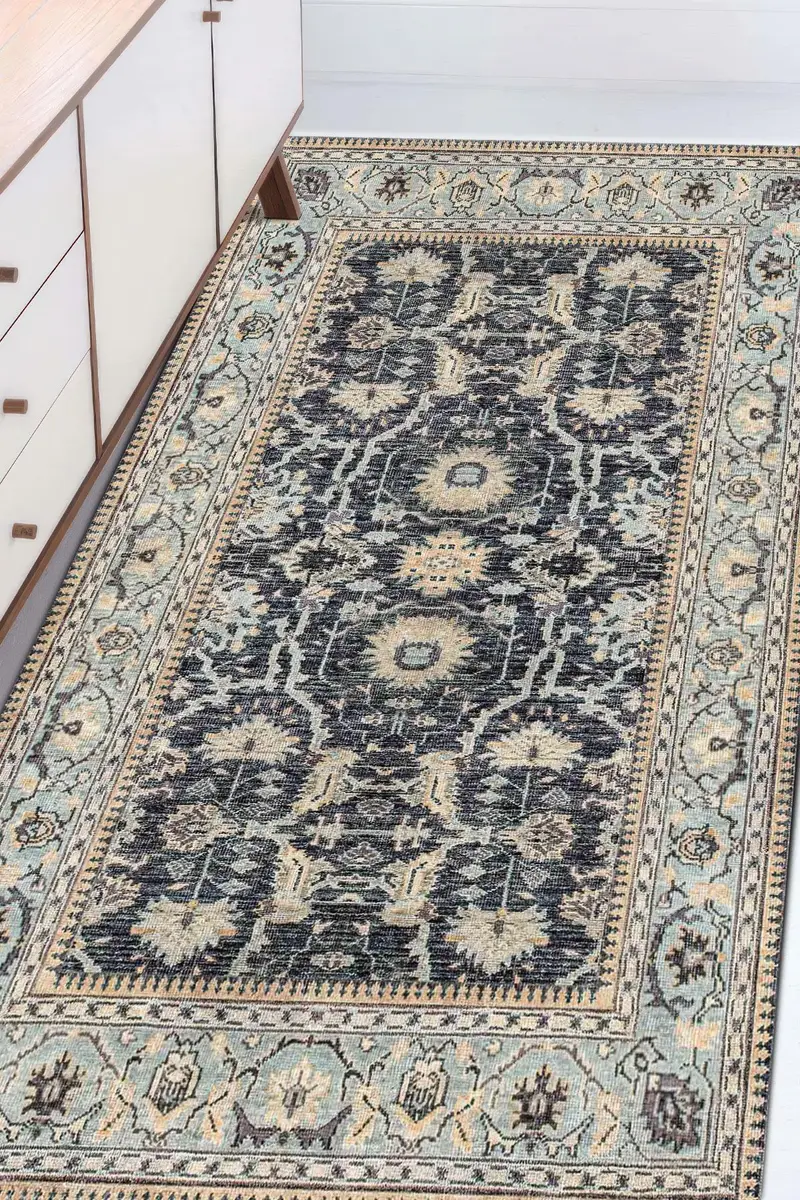 エレガントなプリントラグ：モダンなデザイン、柔らかい生地、ユニークなパターン。