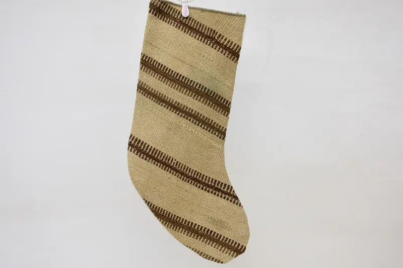 Kahverengi ve Bej Noel Süsleri Çorabı, Şenlikli Tatil Çorabı