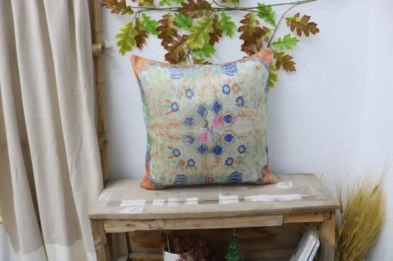 El Yapımı Nakışlı Kilim Kırlent, Vintage Kare Yastık